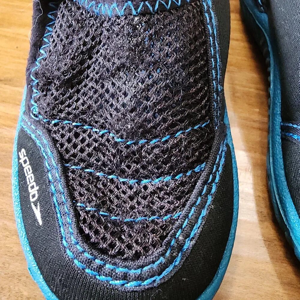 Speedo toddler Boys water shoes Size Small 5/6